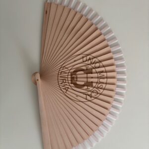 ABANICO DE MADERA GRABADO CON LASER ESCUDO UNION MUSICAL